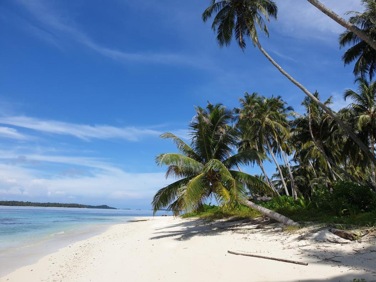 Tailana Island Pulau Banyak Hotel Alaban Ngoại thất bức ảnh